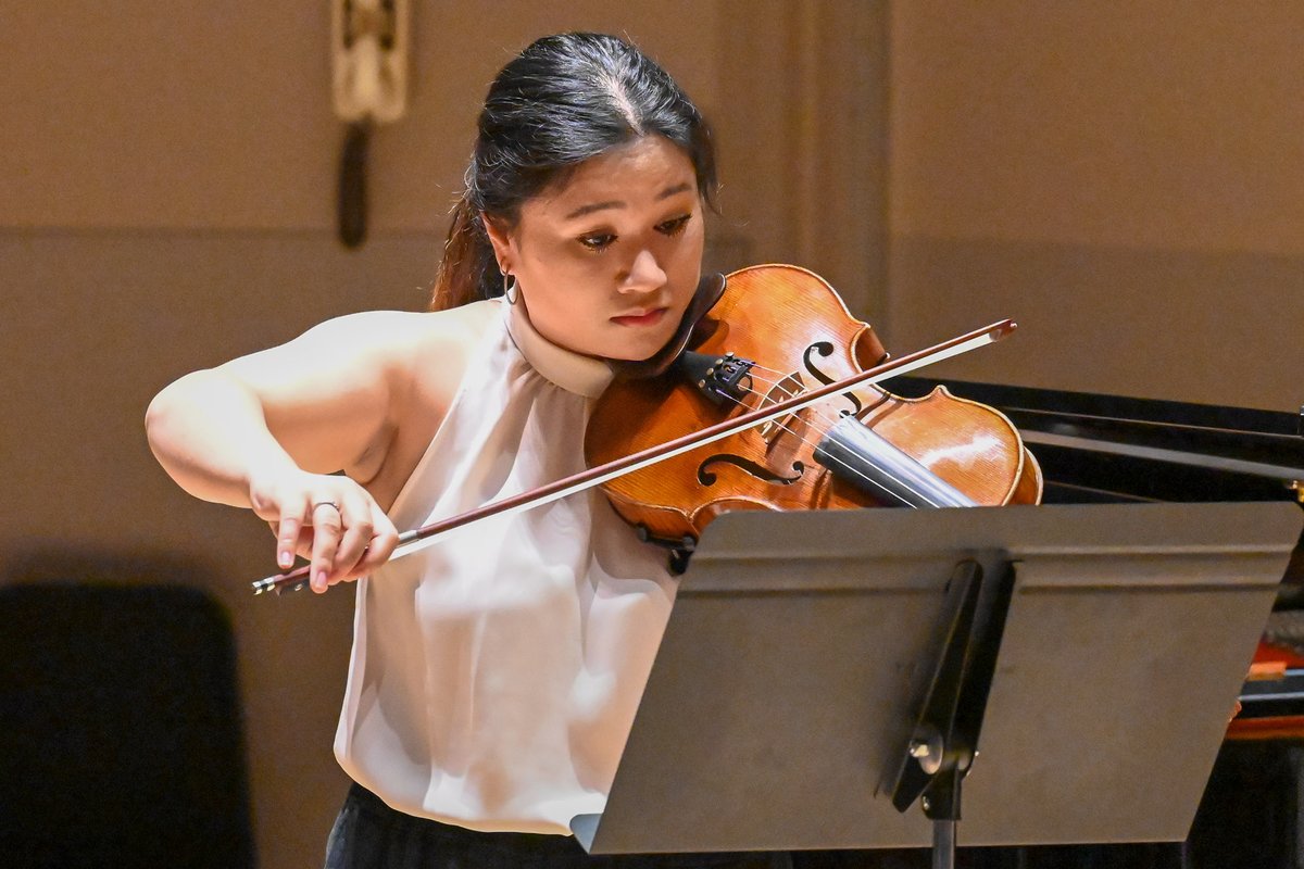 NACOrchCNA's tweet photo. Aidan Fleet, cello
Katherine Moran, viola

🏆 Honourable mentions ($350)

📸 Fred Cattroll | #NACOBursary https://t.co/Cp1oSQkQSg