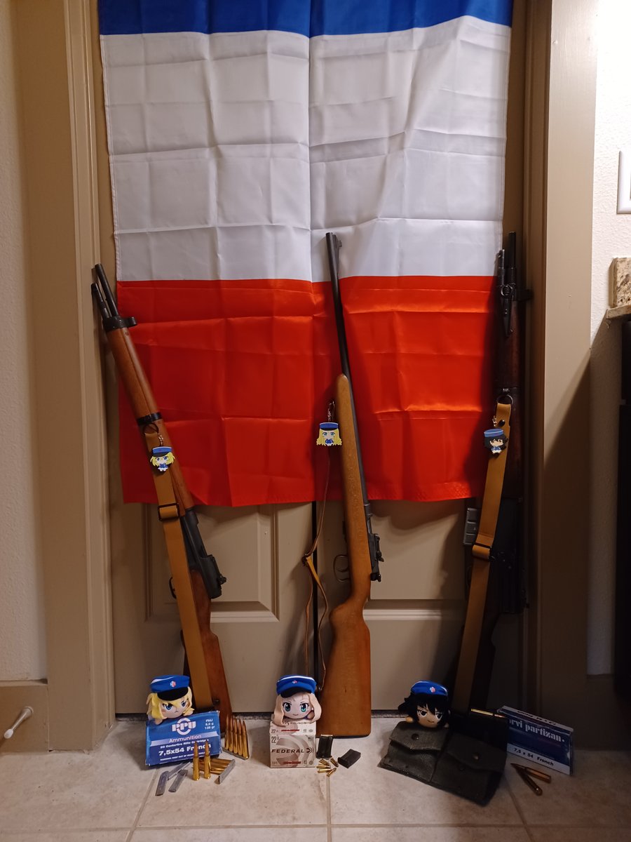 lardagus's tweet photo. "On ne passe pas~!"
As I don't have much art skills, enjoy some themed guns and merch for Marie's (April 20th) and Andou's (April 23rd) birthday!
I guess a very early Oshida (Aug. 8th) birthday as well!
#マリー様生誕祭2023
#安藤生誕祭2023
#BCFreedom #garupan https://t.co/EhhhzVYhcQ
