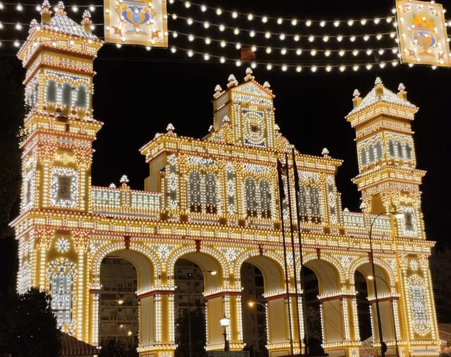 Mundcorp's tweet photo. #PortadadeFeria2023 #Sevilla
#FeriadeSevilla  #FeriadeAbril2023 
Disfruten de la #FeriadeSevilla23 ! https://t.co/ab4letN8Jt