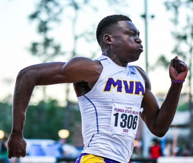 Absolutely INSANE! Running Issam Asinga drops 9.83 (+2.6) topping the pros!

The 2nd high schooler to dip under 10 this season under all conditions 🤯