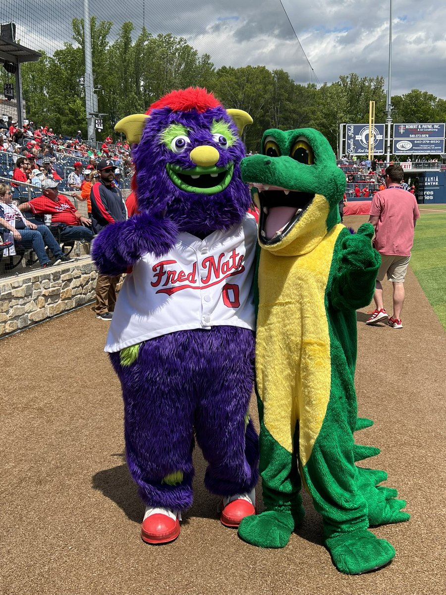 Our <a href="/GESGATOR/">Garrisonville Elem.</a> family had such a gatorific day at the ballpark with the <a href="/FXBGNats/">Fredericksburg Nationals</a>! 💚⚾️🧡🐊