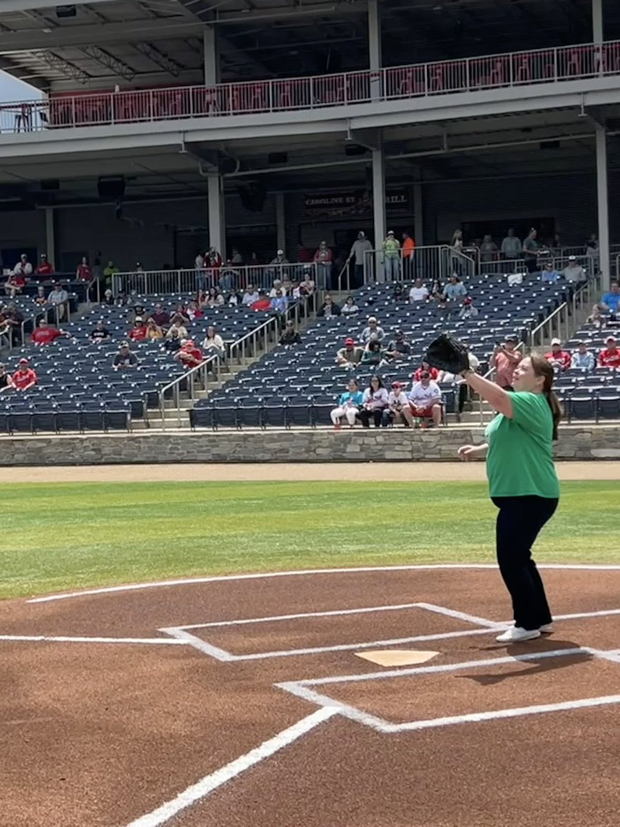GESGatorPTO's tweet photo. Our @GESGATOR family had such a gatorific day at the ballpark with the @FXBGNats! 💚⚾️🧡🐊 https://t.co/BrjhEeA1Hy