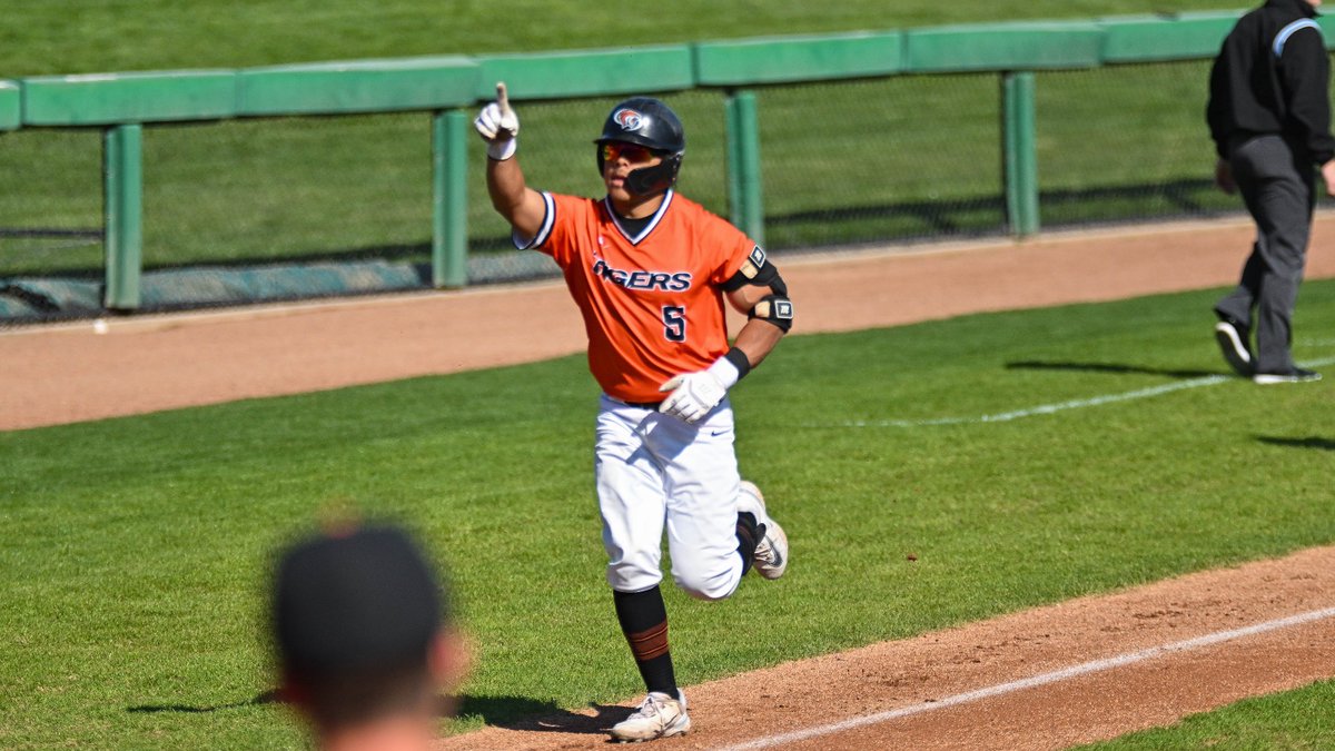 .<a href="/Chaz7Myers/">Chaz Myers</a> bashed 2 homers with 4 RBI &amp; <a href="/Jeremylea55/">Jeremy Lea</a> came within a double of the cycle as <a href="/PacificBaseball/">Pacific Baseball</a> outslugged Pepperdine 14-11, securing <a href="/PacificTigers/">Pacific Athletics</a> first <a href="/WCCsports/">West Coast Conference</a> series win of the season. #PacificProud