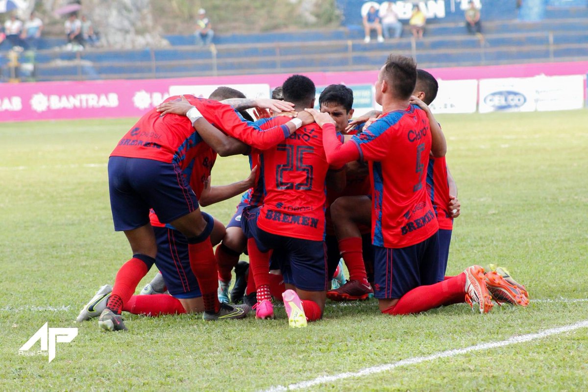‼️VICTORIA DE LOS ROJOS‼️

Los principes azules cayeron en casa 0-2 frente a Municipal que se coloca en tercer lugar de la tabla.

Los cobaneros tienen cuatro partidos sin sumar de 3 puntos.

🤴Cobán Imperial 0-2 Municipal 👹

⚽️ Matias Rotondi y Yasnier Matos 

#Clausura2023