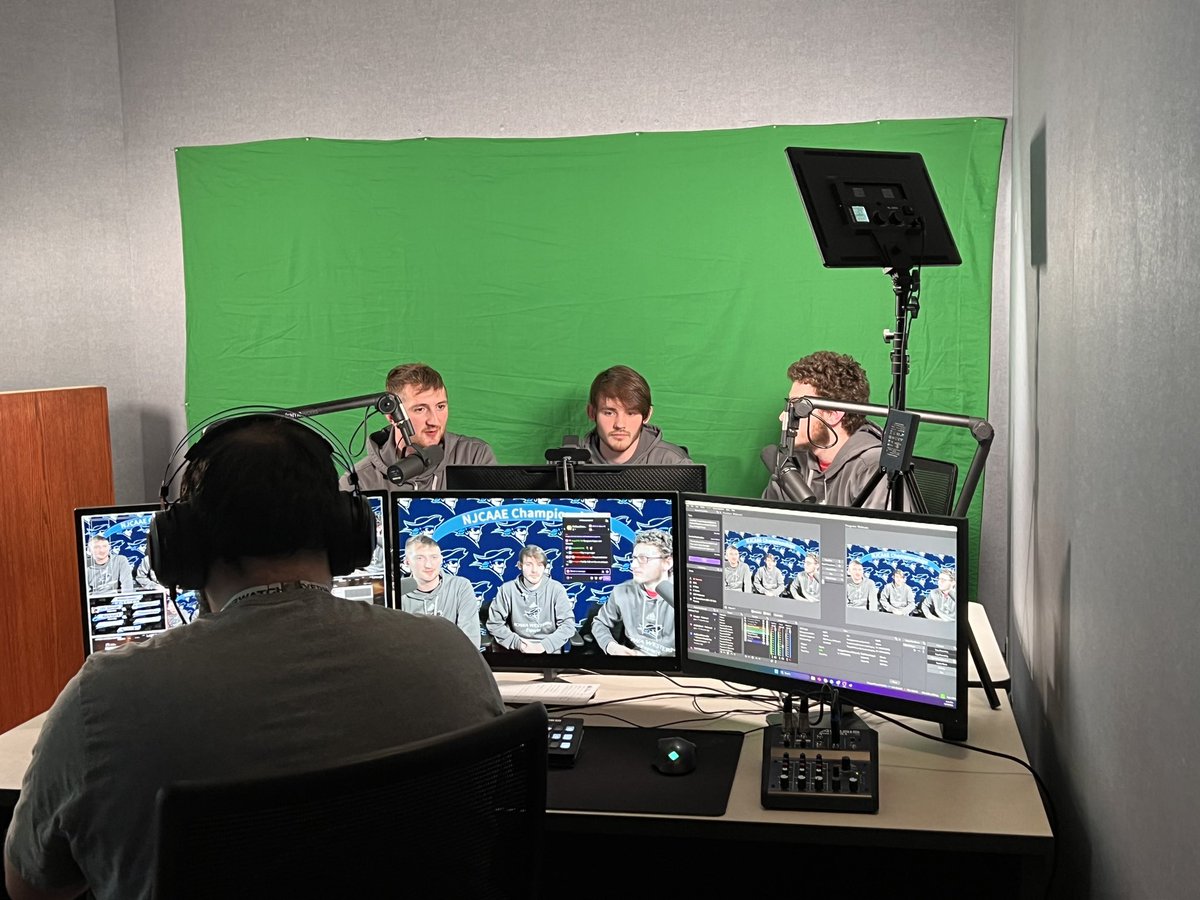 IWCCEsports's tweet photo. Two time champs talkin postgame 🏆

We will be back in FIVE minutes for Mario Kart pregame, let’s get that second ring of the night! 🏴‍☠️

#FlyTheFlag #SailsUp #esports https://t.co/ooYMhU2Zss