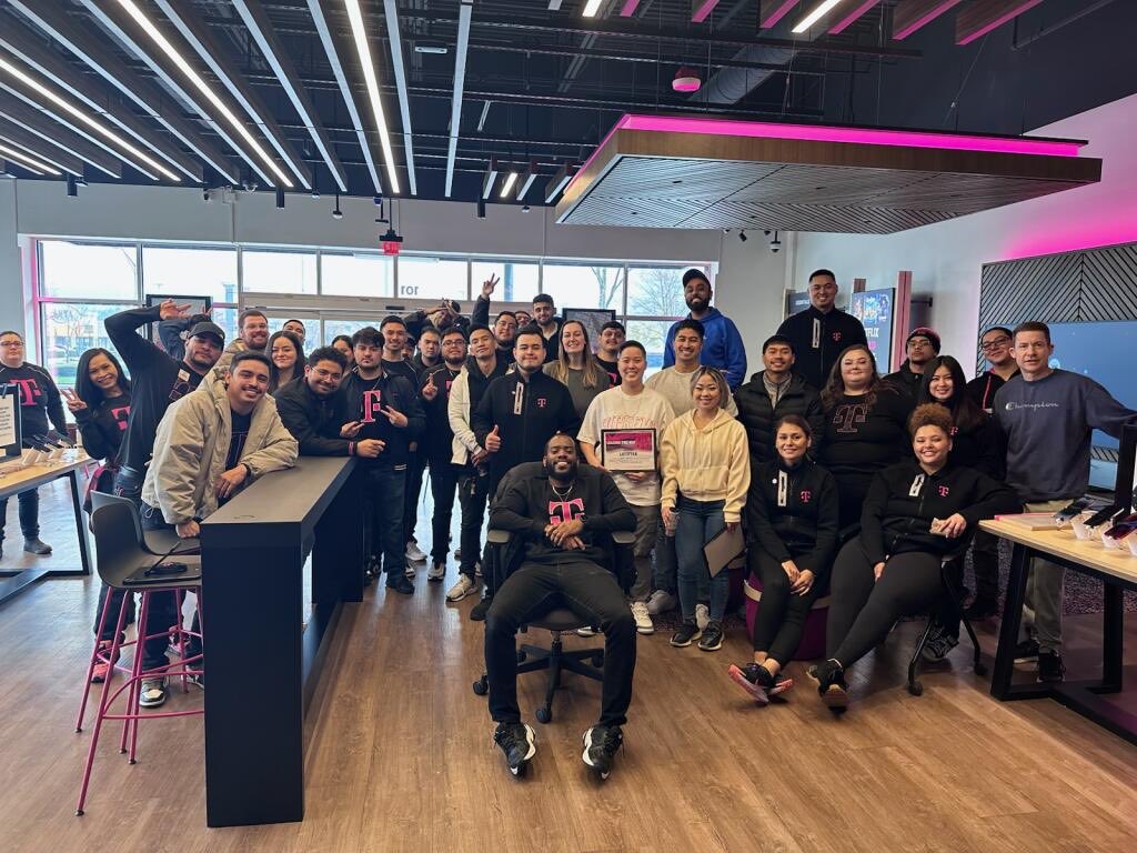 Isabelle (@izzyccbella) on Twitter photo Fired up and ready…Burien,OC, and all the Southcenter stores together as one for one of the best meetings #Go5GPlus #SeattleWestIsBest <a href="/chdcosta/">Chad Costa</a> <a href="/arunramchan/">Arun</a> <a href="/rwashley1/">Rob Ashley</a> Fired up and ready…Burien,OC, and all the Southcenter stores together as one for one of the best meetings #Go5GPlus #SeattleWestIsBest <a href="/chdcosta/">Chad Costa</a> <a href="/arunramchan/">Arun</a> <a href="/rwashley1/">Rob Ashley</a>