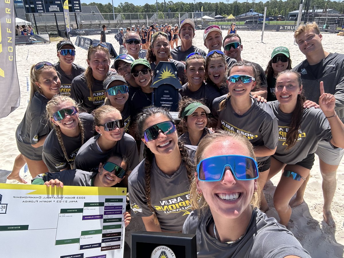 ASUNSports's tweet photo. All smiles for the #ASUNBVB CHAMPIONS 🤳

#ASUNBuilt | @ASUNVolleyball | @StetsonBeach https://t.co/QWlucwLZmD