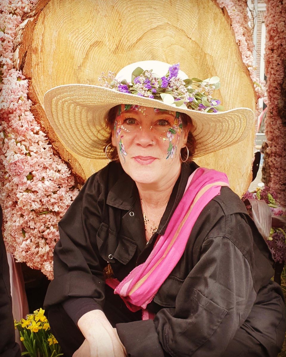 EmmaLSandersK's tweet photo. #bloemencorsohaarlem #bloemencorso #haarlem https://t.co/e0kxvdhZoP