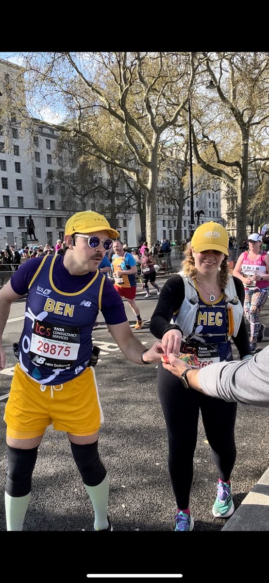 worldofgj's tweet image. Love the #LondonMarathon but this year was extra special! Cheering on two of my favourite people in the world. @MLloyd_Jones &amp;amp; Ben smashing it at mile 25 here #sweetrun #londonmarathon2023 🏃🏼‍♀️🏃🏻💙