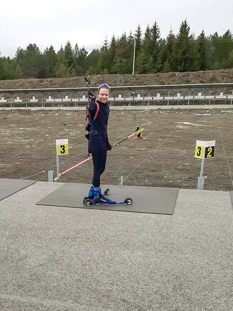 b_srbijr's tweet photo. Hanna Braun na treningu reprezentacije u Sjenici.

Hanna živi u Nemačkoj i tamo trenira biatlon. Majka joj je srpkinja, i Hanna ima veliku želju da predstavlja reprezentaciju Srbije na budućim takmičenjima. ⛷🎯

#biathlonfamily #biathlonworld #biatlonsrbija  #biathlonlife https://t.co/IYpXJptG7t