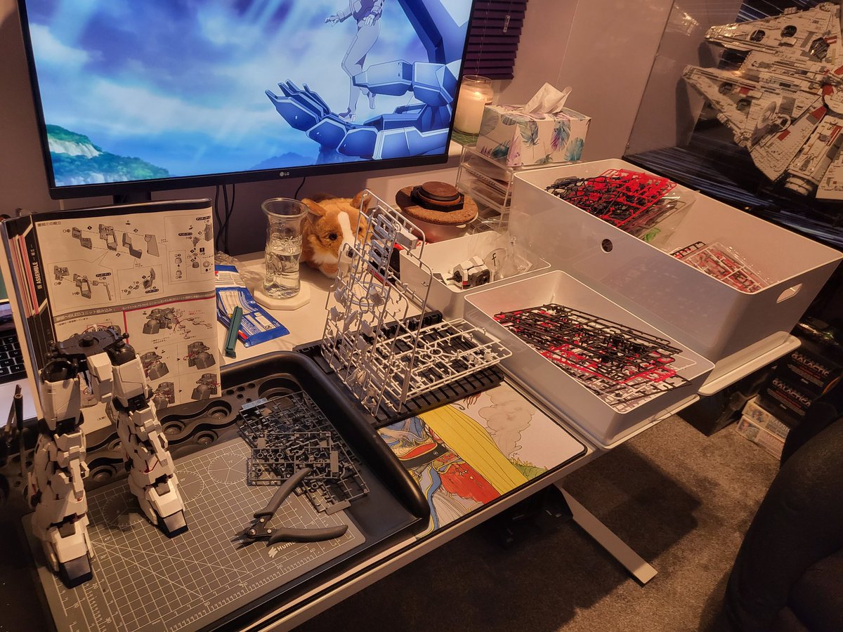 Motoko_K's tweet photo. Getting there with this PG Unicorn #gundam https://t.co/X6hxpZ884F
