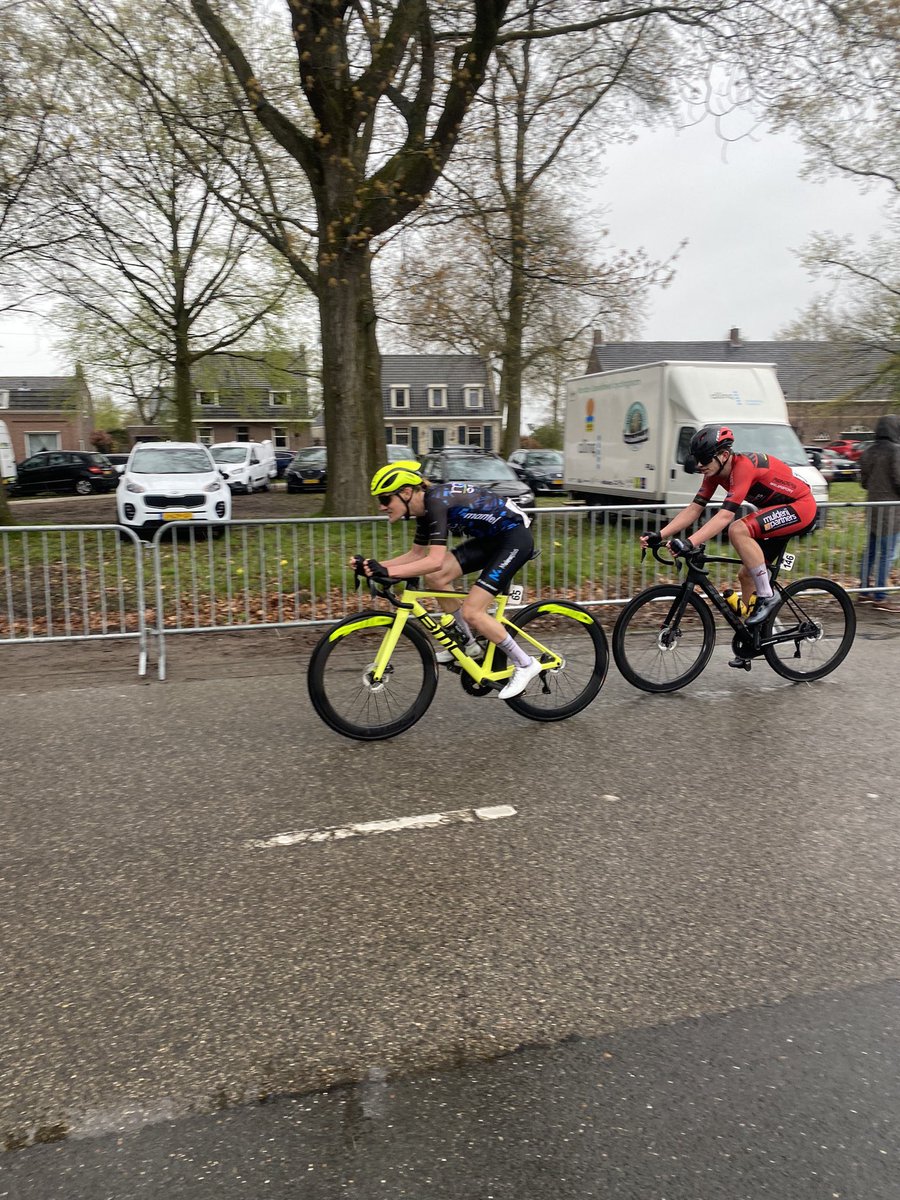 HoekPaul's tweet photo. Sten vandaag na veel strijd gefinisht in het peloton in de omloop van de Houtse Linies. #houtselinies #wsvdepedelaars #reinderswielersport #sensa https://t.co/0KKQlIC0Ri