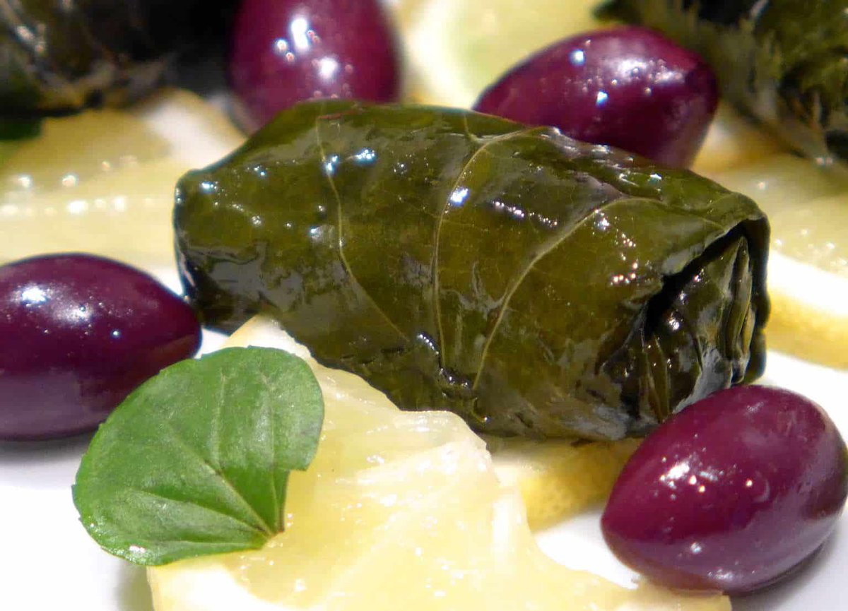 #Vegan Greek Dolmades 🇬🇷
Stuffed Vine/ Grape Leaves Dolmathes
#Plantbased #GrapeLeaves #Stuffed #Dolmades 
#FreshDill #Parsley #VeganFood
mygreekdish.com/recipe/greek-d…