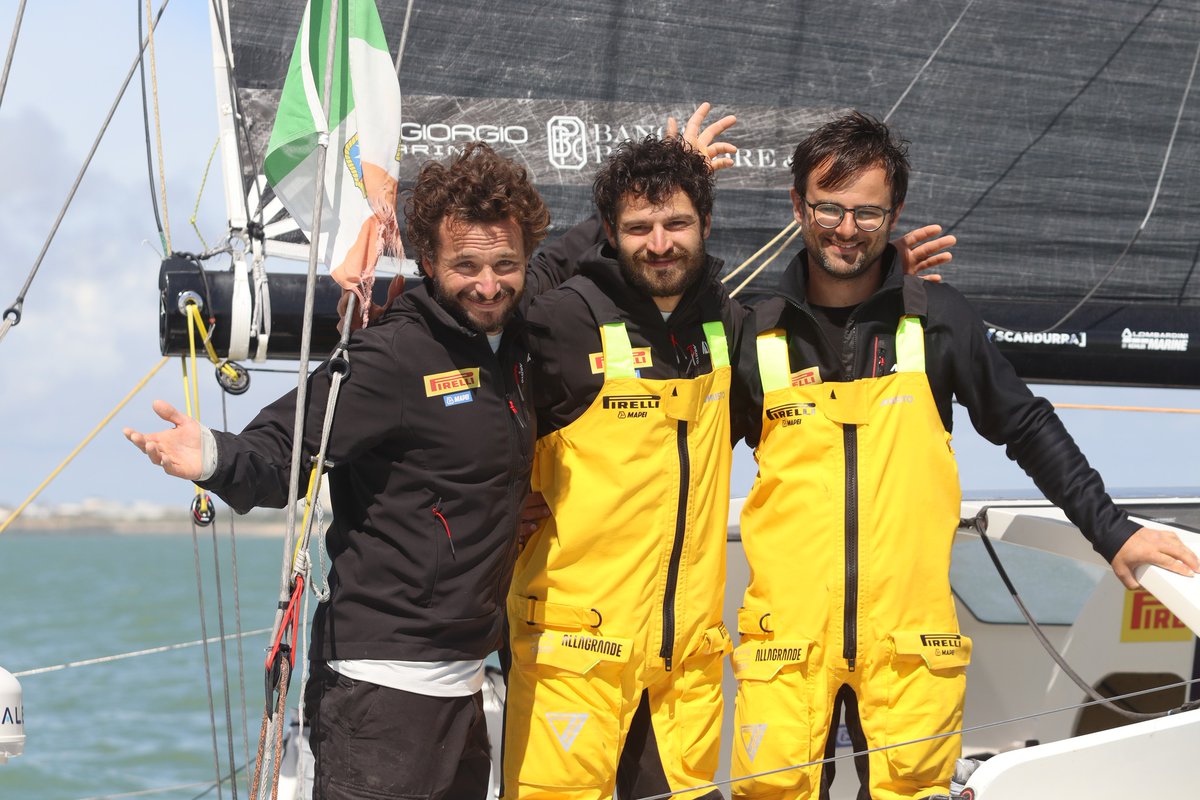 [DÉFI ATLANTIQUE] Partis de Guadeloupe le 1er avril pour une 1re étape jusqu'à Horta puis une seconde jusqu'à La Rochelle, <a href="/ianlipinski/">Ian Lipinski - Skipper Crédit Mutuel</a>, <a href="/AmbroBeccaria/">Ambrogio Beccaria</a> et leurs équipages sont arrivés hier et se hissent sur les 2 premières marches du podium ! BRAVO ! 🤩
📷 Patrick Garenne - GPO