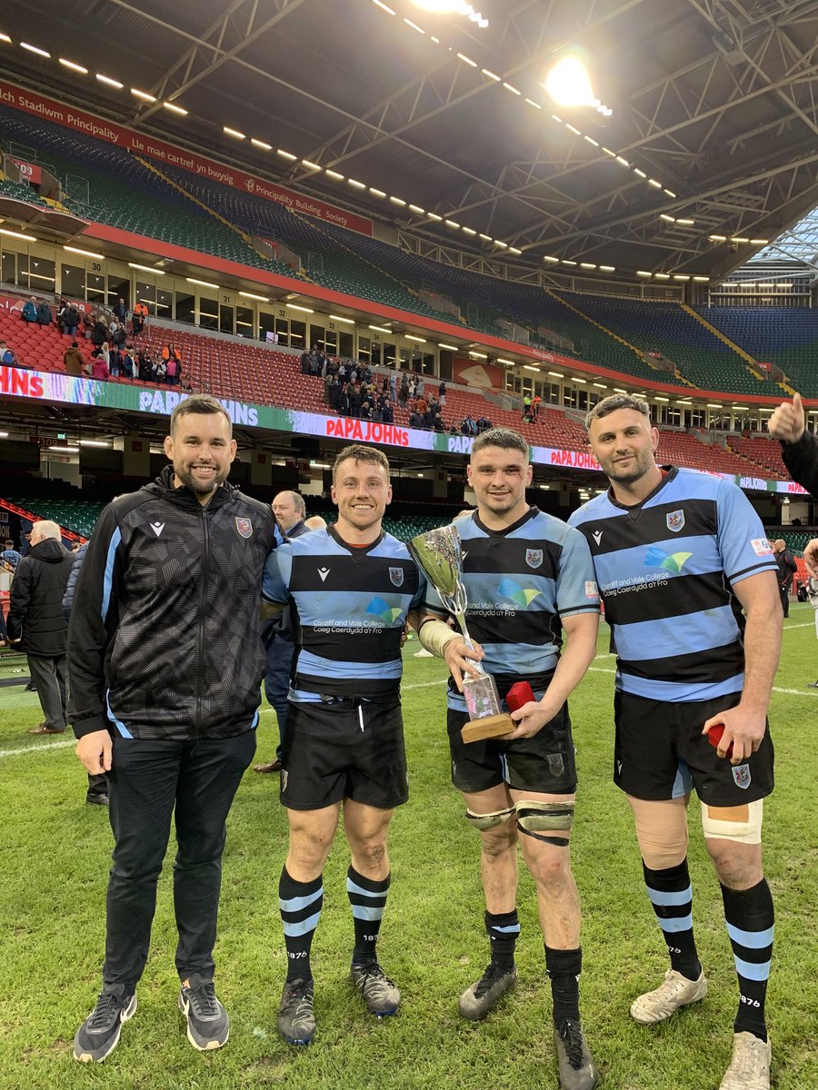 James Richards <a href="/NathanHudd/">Nath</a>⁩ ⁦<a href="/alunrees92/">Alun Rees</a>⁩ and ⁦<a href="/btoms91/">Brynley Toms</a>⁩ 

Celebrating winning the #WelshPremiershipCup 

#BlueAndBlacks