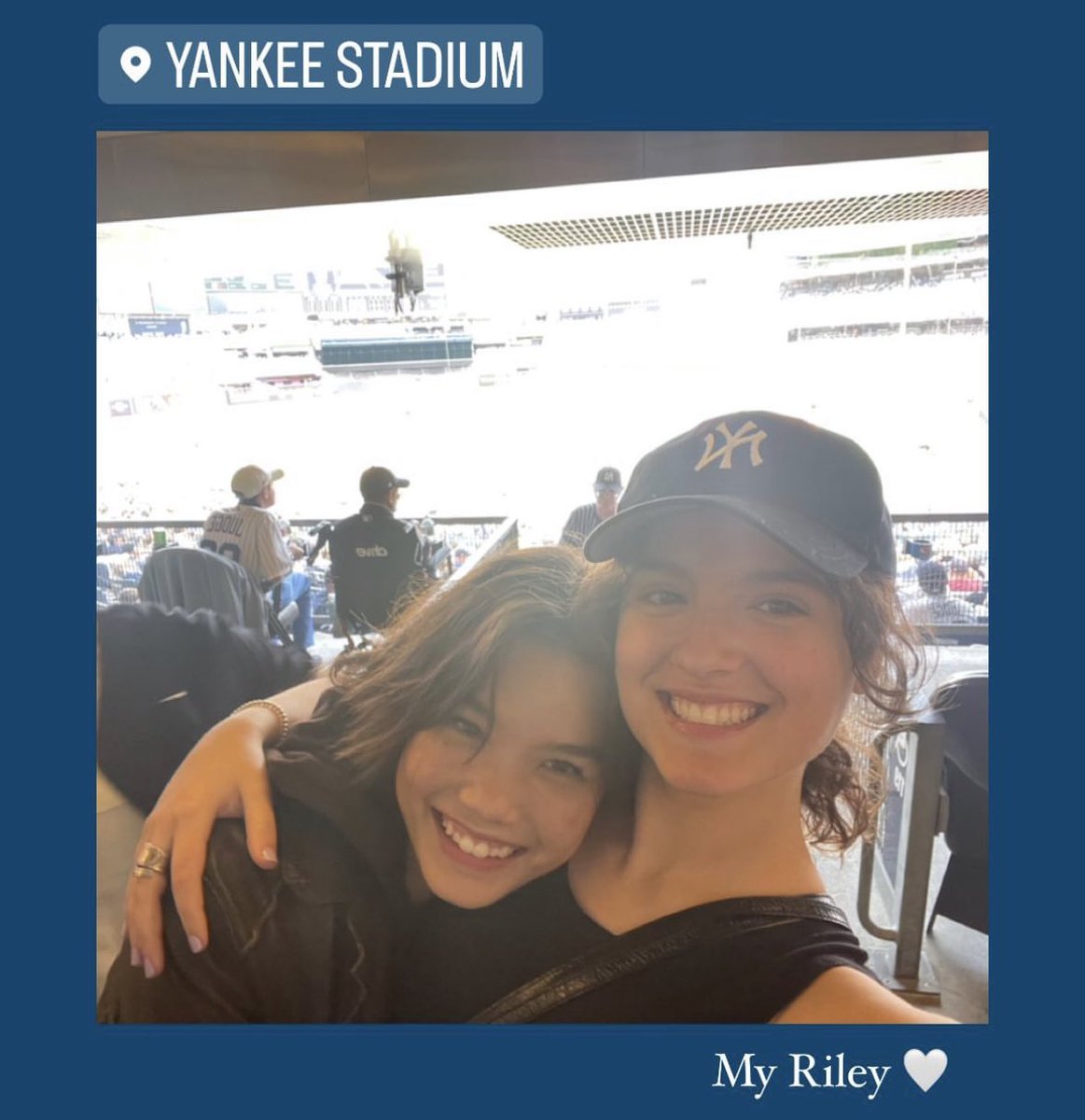 shlebfilm's tweet photo. sobbing. the only best friends ever! https://t.co/NbEujGisI7