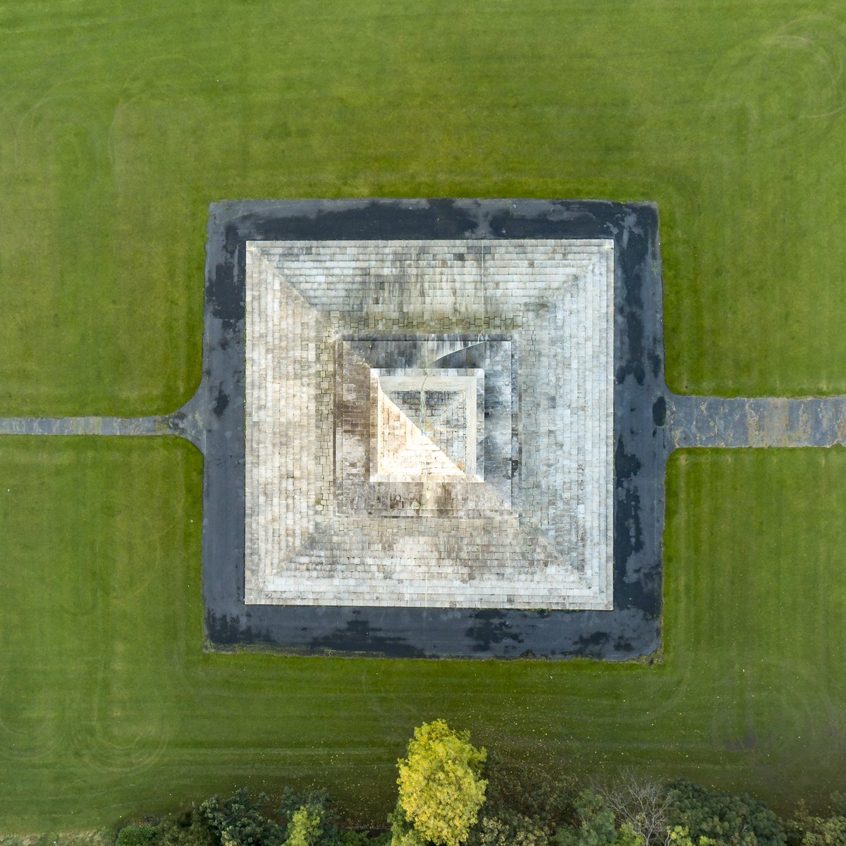 Wellington Monument, Phoenix Park. Originally planned for Merrion Square! 

We have a blog, discussing how we got permission to fly at the Phoenix Park, which even included a visit to our office, from the @GardaTraffic! Worth a read.. aerial.ie/blog/phoenix-p… #dublin #phoenixPark
