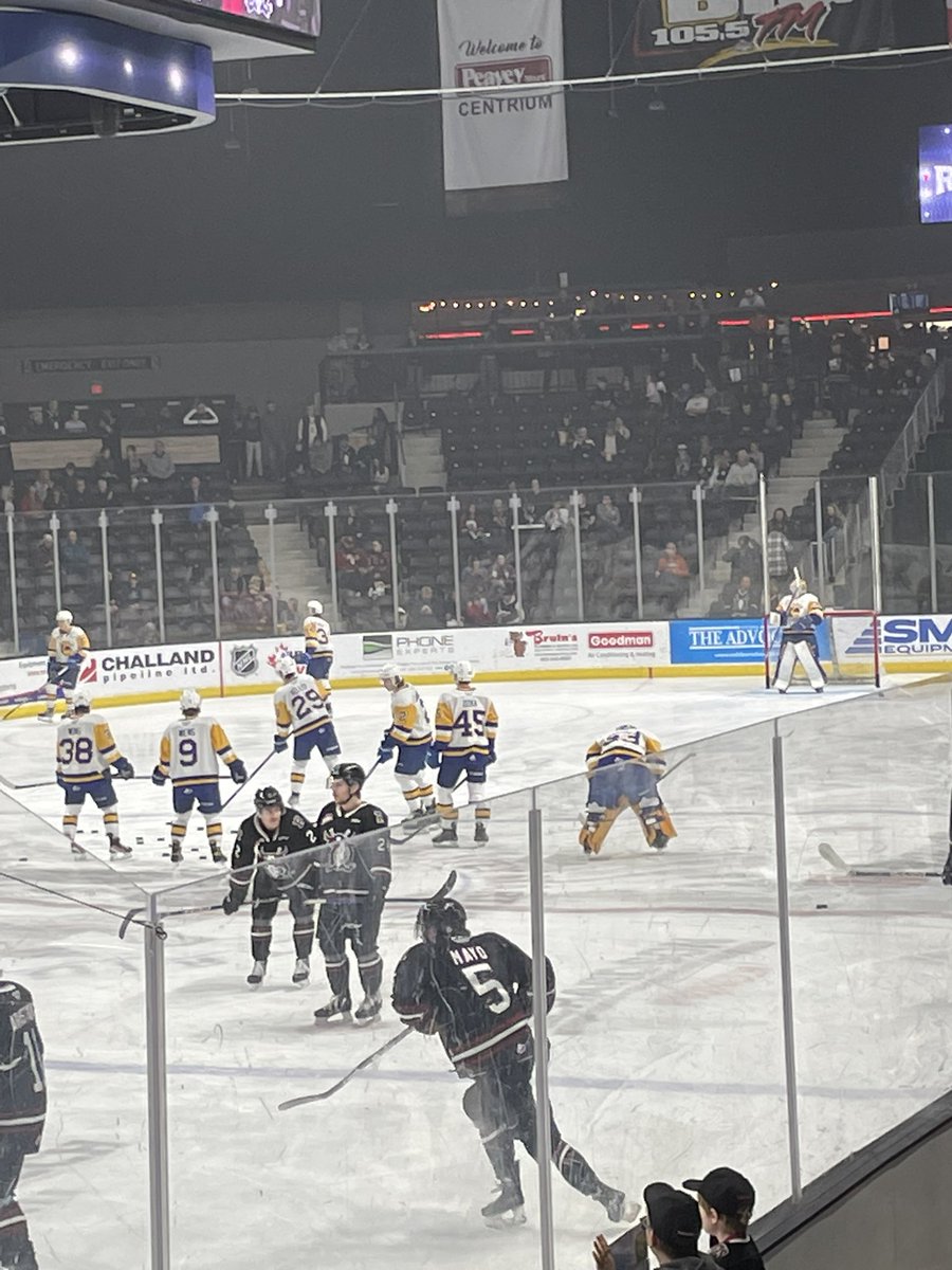 devospen's tweet photo. Blades game in Red Deer. #goblades https://t.co/YhgiEkwc2A