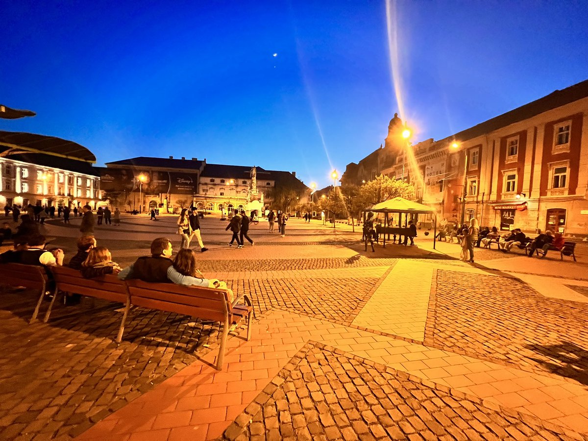 Chris Tomlinson tweet media