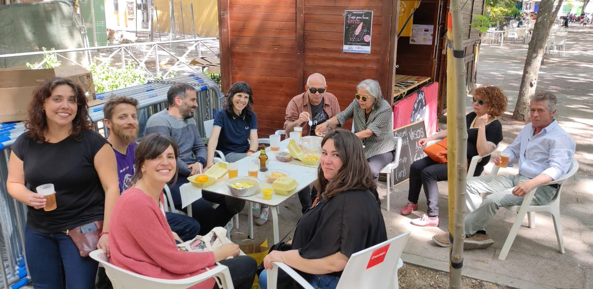 Muchas gracias a esa familia birrera por la visita. Seguimos haciendo barrio.
#VallekasCraftBeer 
#LaBirraPirataCrew
#Bulevarte