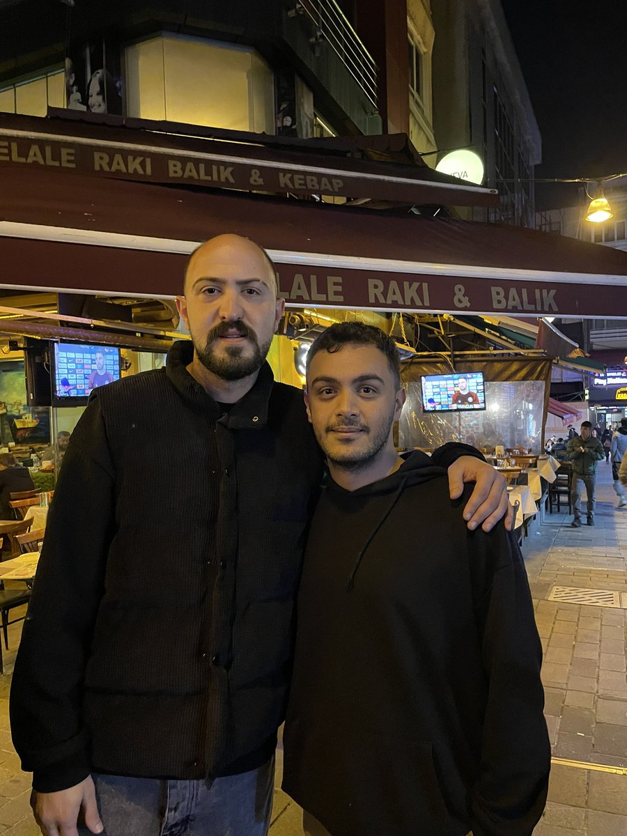 Umutceeylan's tweet photo. ne anlatıyon  be olmm https://t.co/tQYoKxMezv