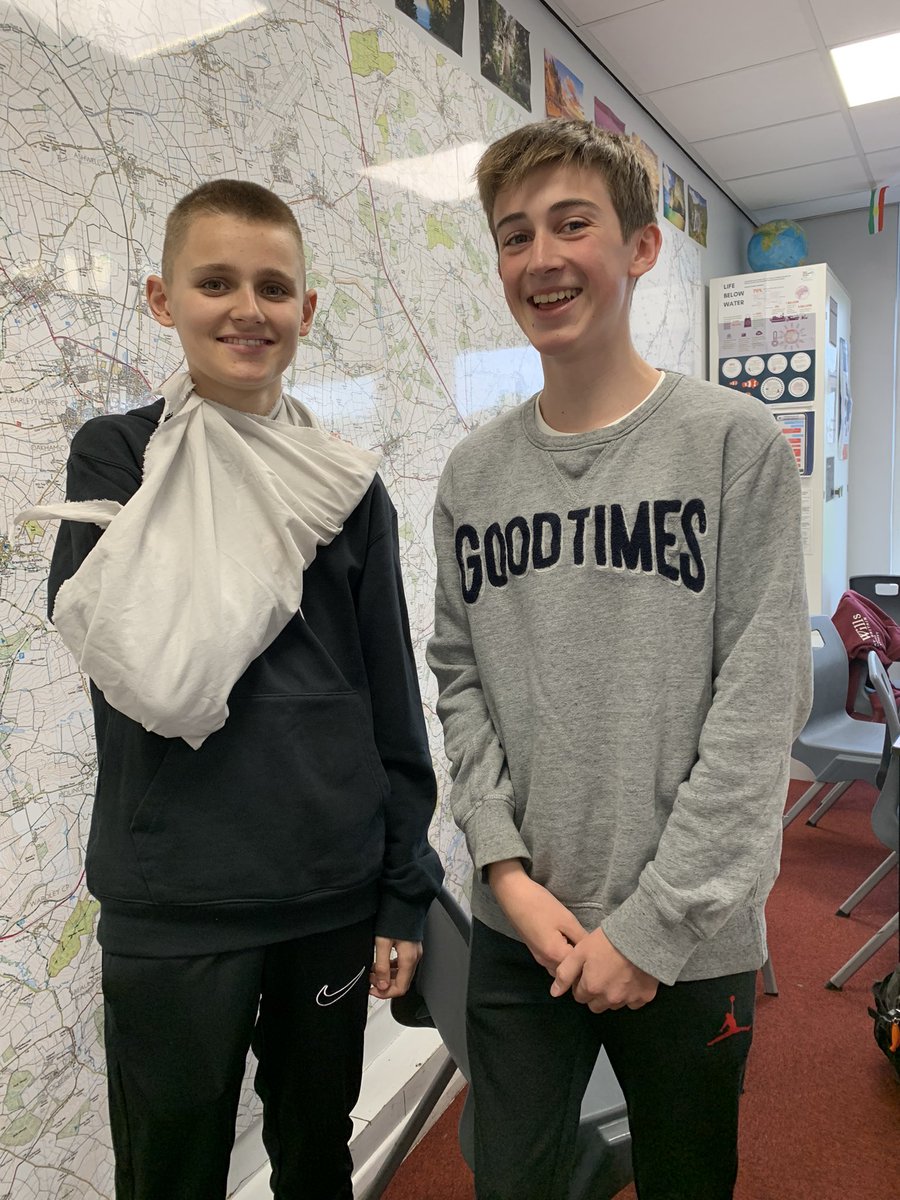 SS_DofE's tweet photo. Bronze DofE First Aid training! https://t.co/R2IQO3I2MV