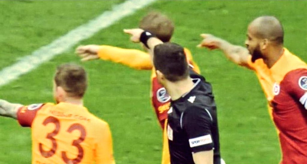 Besiktas621903's tweet photo. Haftaya Vodafone Park .
#ErdenTimurSezonu 
#GSvsFKG https://t.co/e8VOUfK2wf