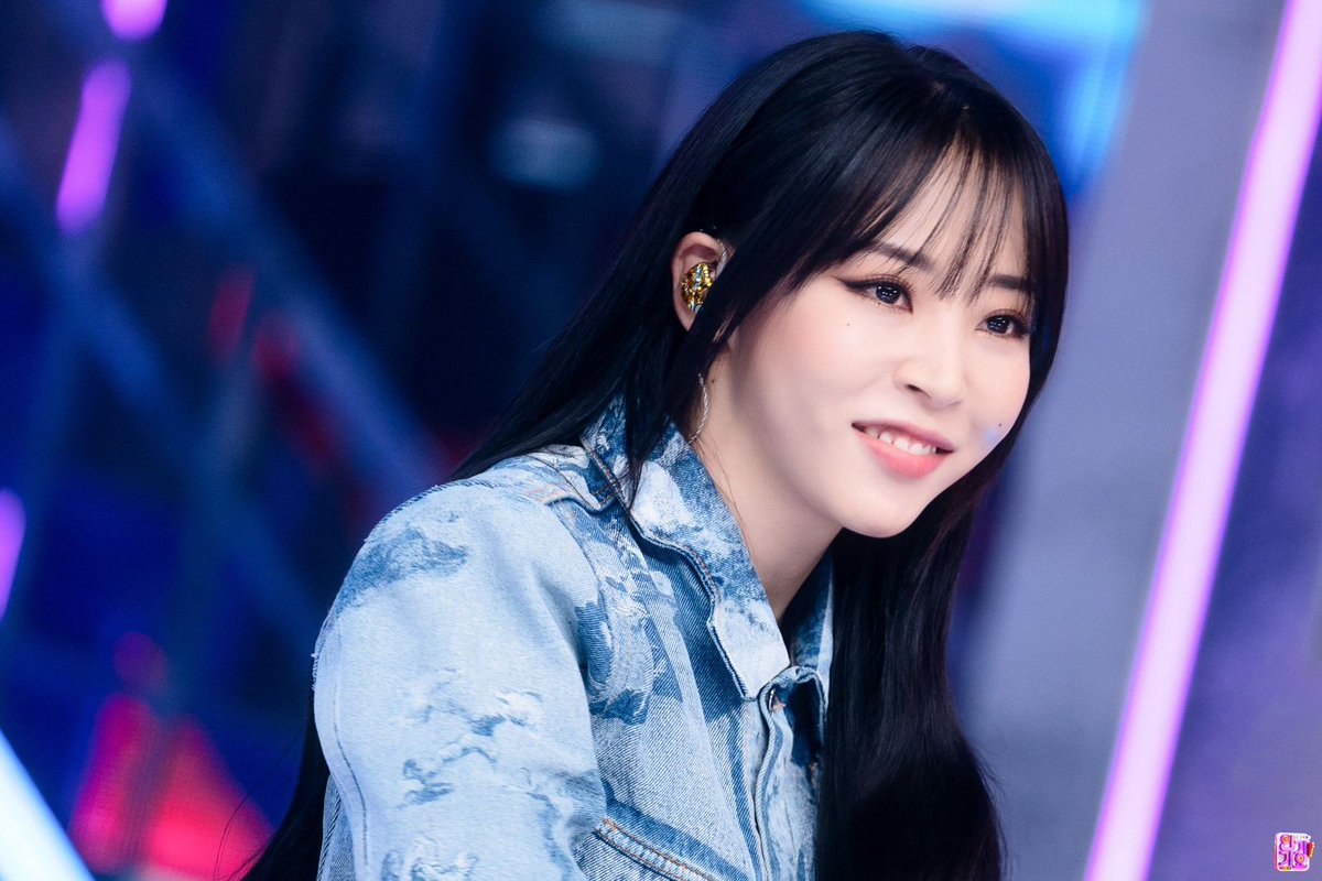 MamamooPyOfic's tweet photo. 03.04.23 [ FOTOS ]

MAMAMOO+ x Inkigayo

#SOLAR #MOONBYUL #WHEEIN #HWASA #MOOMOOPY💚 #MAMAMOO #isaymamamamamoo @ mo_onbyul @ solarkeem https://t.co/TgMYSINMVJ