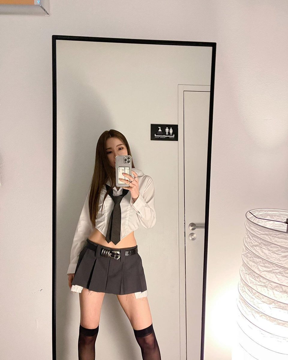 MamamooPyOfic's tweet photo. 09.04.23 [ actualización de @ solarkeem ]

"in PARIS❤️"

#SOLAR #MOONBYUL #WHEEIN #HWASA #MOOMOOPY💚 #MAMAMOO #isaymamamamamoo https://t.co/MnrqQX65a0