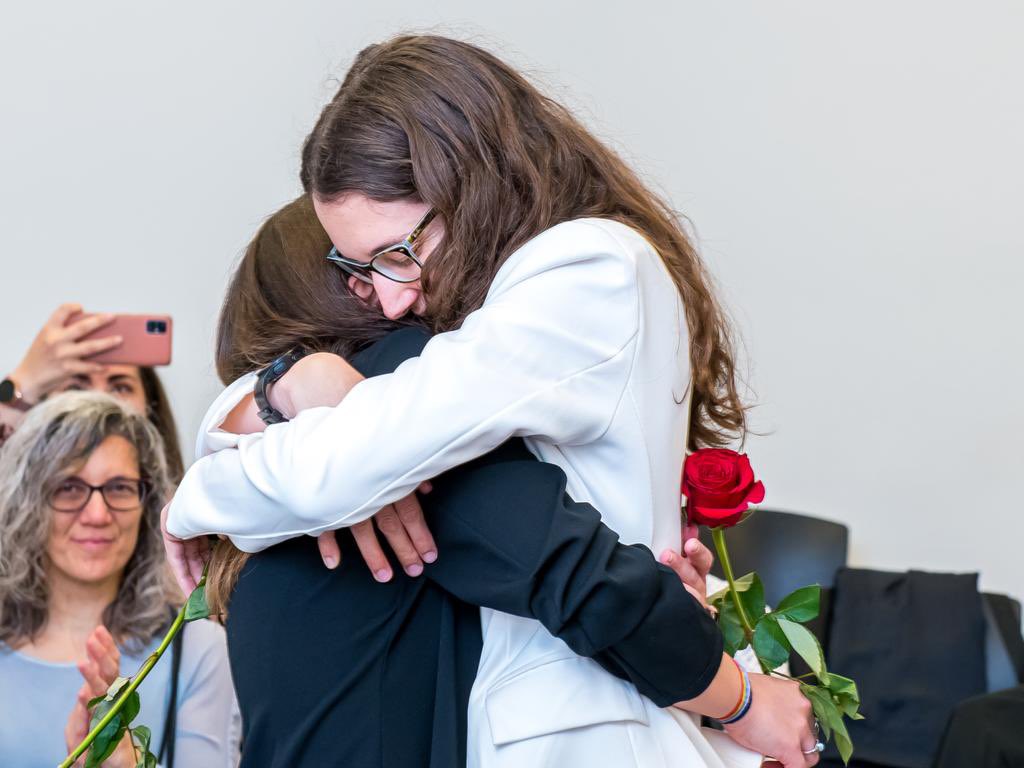 mlphes's tweet photo. Divendres 21 ens vam casar. T’estimo moltíssim. Feliç Sant Jordi a tothom🌹 https://t.co/OlCX22VzLt