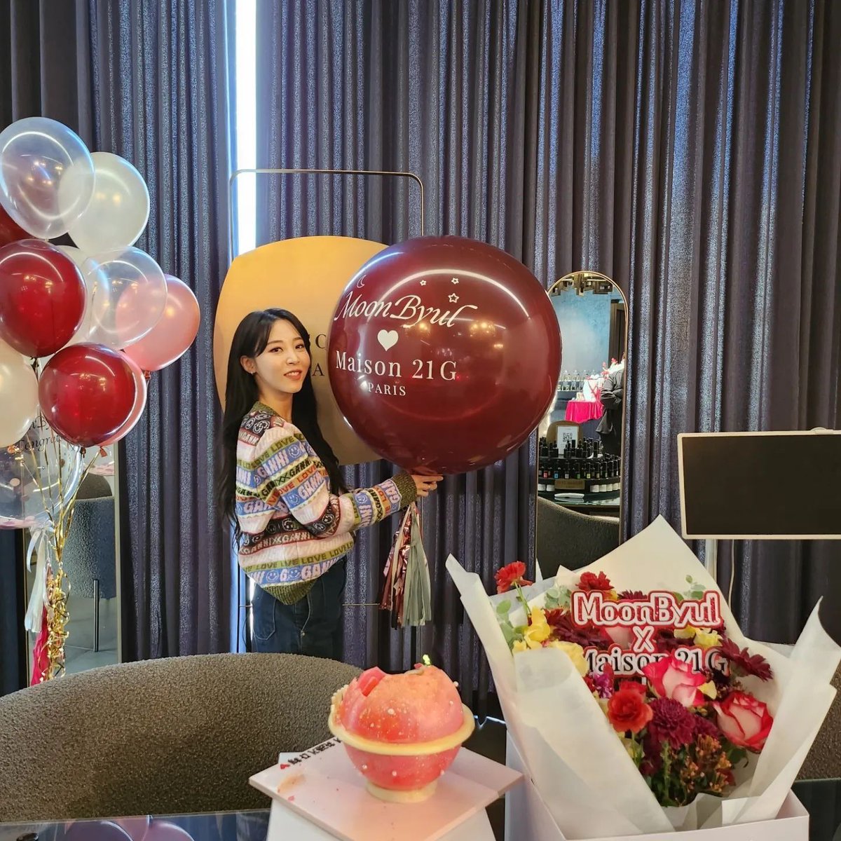 MamamooPyOfic's tweet photo. 08.04.23 [ actualización de @ mo_onbyul ] 

"Welcome❣️"

#SOLAR #MOONBYUL #WHEEIN #HWASA #MOOMOOPY💚 #MAMAMOO #isaymamamamamoo https://t.co/m11RkbpYrd