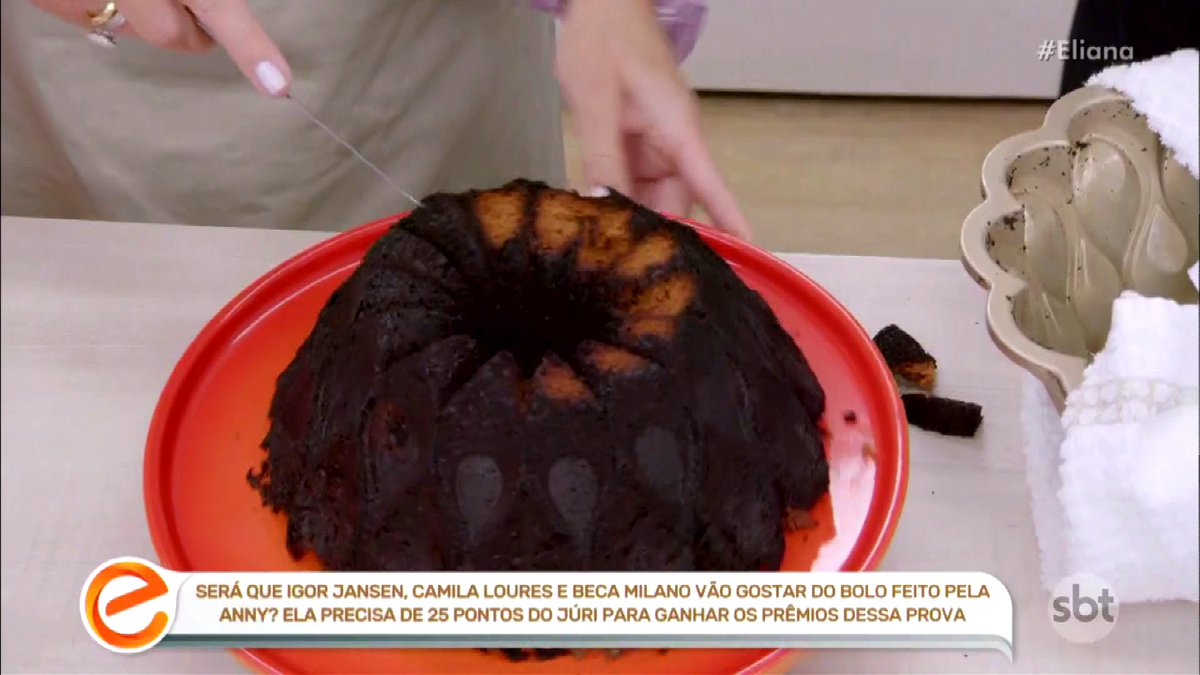 diariodenovelas's tweet photo. Quem se lembra do bolinho da Eliana quando ela participou do Bake Off SBT ?
#BakeOffSBT
#BakeOff #Eliana
#ProgramaEliana https://t.co/wfg9P2FJDP