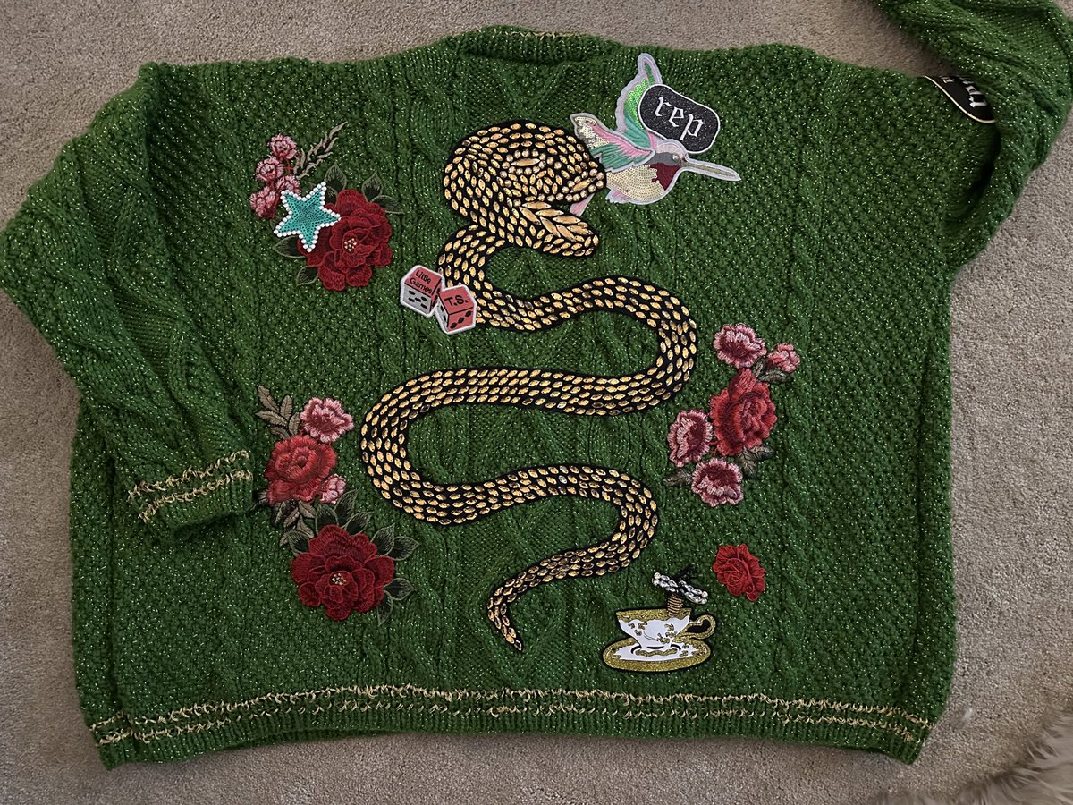 this is the greatest thing I have ever made. if you see me tonight at #TheErasTourHouston please come get a friendship bracelet! <a href="/taylornation13/">Taylor Nation</a> <a href="/taylorswift13/">Taylor Swift</a>