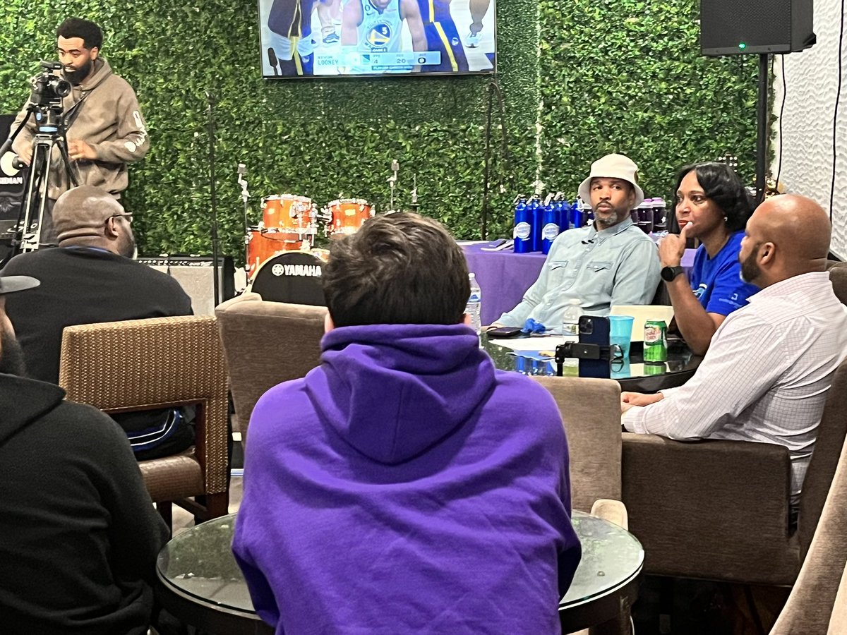 TarnekaManning's tweet photo. NBA Playoffs and health! @LurieCancer and @BlueHats4colons gathered a group of black men to watch basketball and talk about men’s health. #healthequity #blackmenshealth https://t.co/TtY9JRPm56