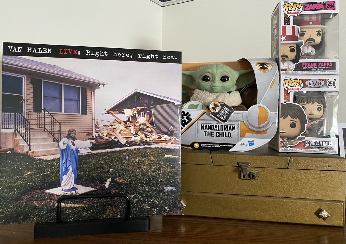 paultguitarist's tweet photo. It’s time. Now playing.
#SamHalen #vinyl #RSD2023 https://t.co/wAqv4NahBH