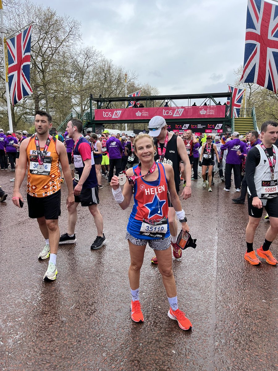 4th World Major star earned!!! I did it!!! I’m on a super high for completing this life goal. Thank you to everyone who supported me. I will always remember it. It rained the entire time but it was incredible. Thanks to Make a Wish for the reception #tcslondonmarathon #MakeAWish
