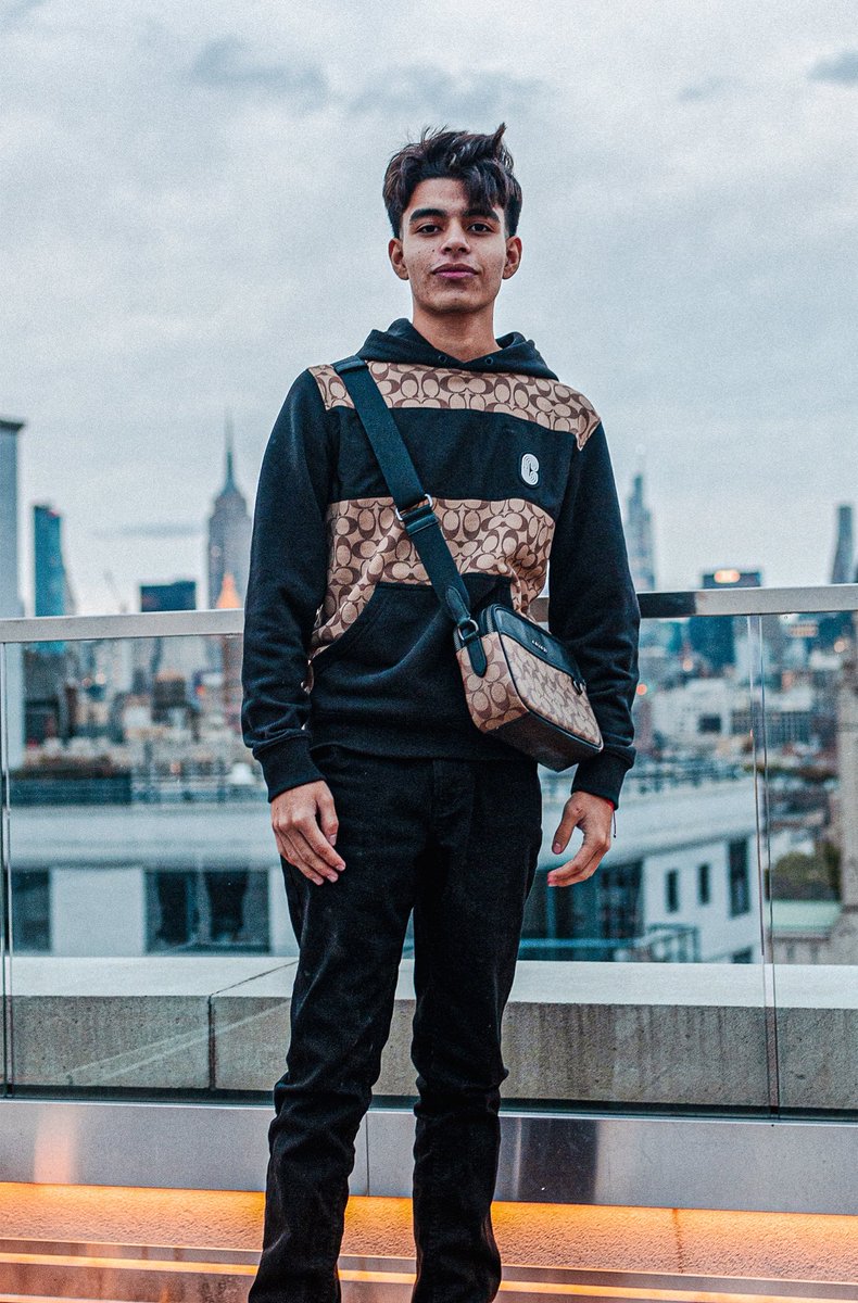 ¡Feliz cumpleaños Alliege! 🎈🥳

To celebrate his birthday, we are giving him $5 for every RT! 🎁

Additionally, a few people that reply will also get a FREE Elite Alliege jersey!