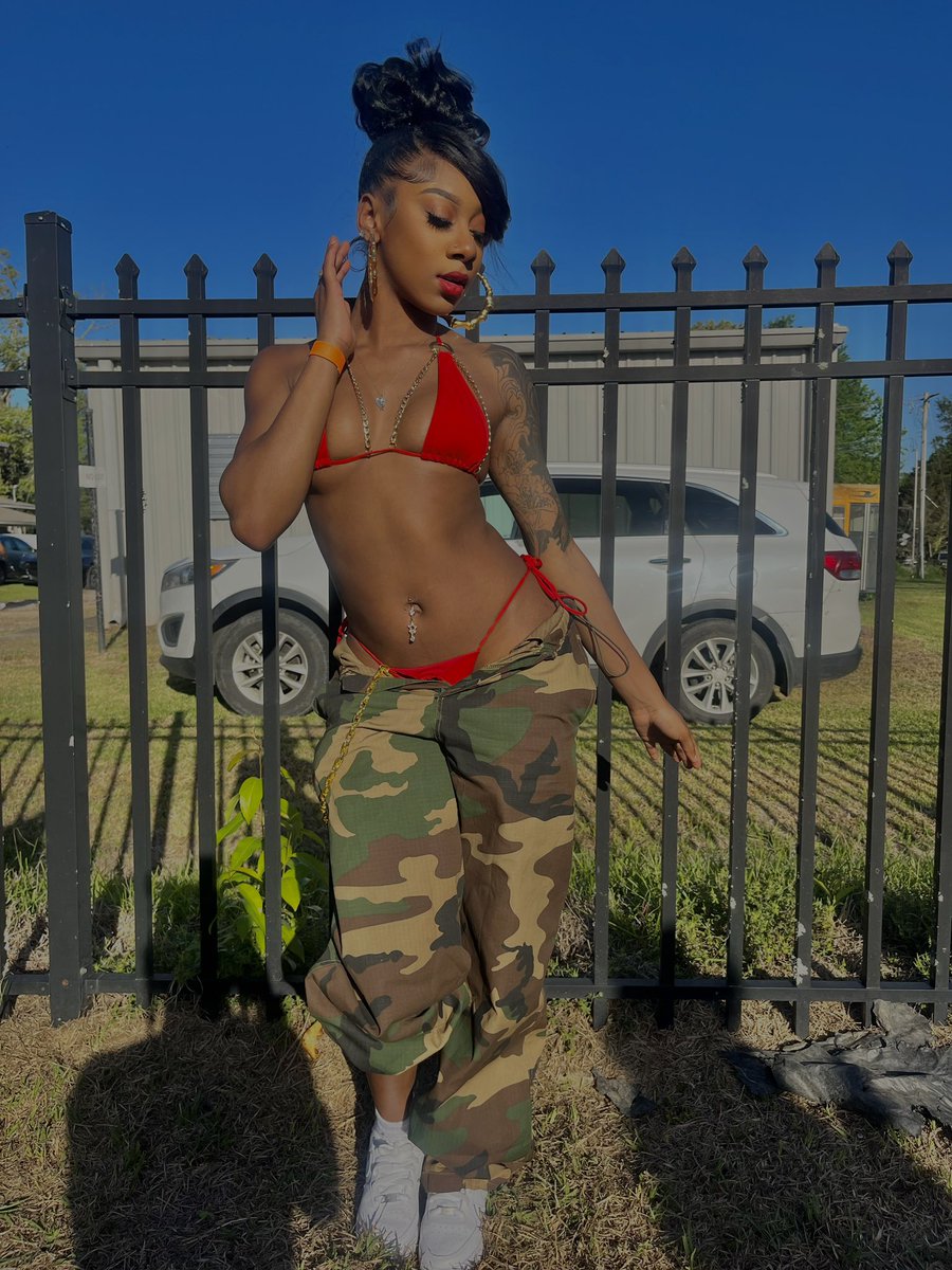 _immroyal's tweet photo. The baddest 👅 #freaknik23 https://t.co/Wz4Srdlg7n