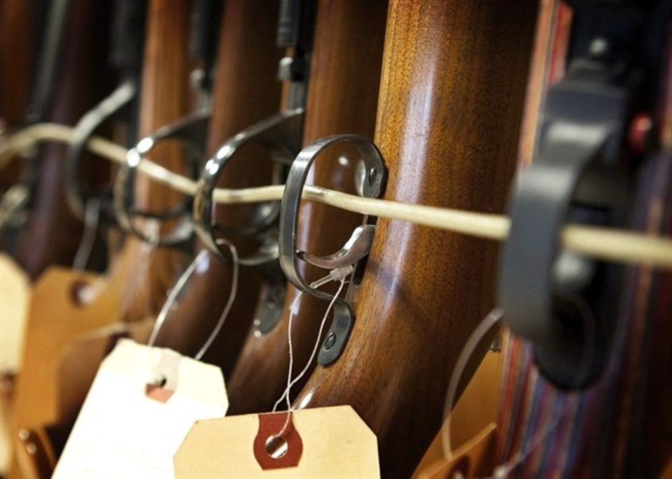 CCFR_CCDAF's tweet image. 𝐀𝐥𝐛𝐞𝐫𝐭𝐚 𝐝𝐫𝐚𝐰𝐬 𝐥𝐢𝐧𝐞 𝐢𝐧 𝐬𝐚𝐧𝐝 𝐟𝐨𝐫 𝐟𝐞𝐝𝐬 𝐨𝐯𝐞𝐫 𝐠𝐮𝐧 𝐫𝐢𝐠𝐡𝐭𝐬
The Alberta Firearms Act found its first target in @JustinTrudeau's #HuntingGunBan efforts, such as federally-funded gun 'buybacks' coordinated between local municipalities &amp;amp;…