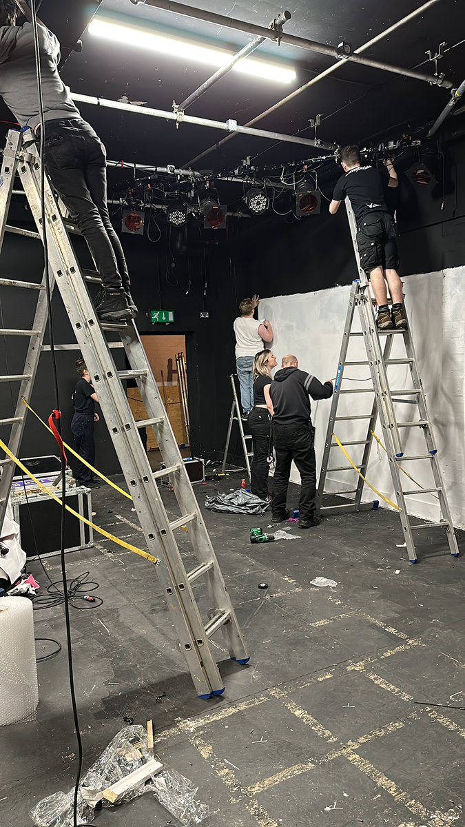 bye bye to <a href="/SugarCoatShow/">Sugar Coat</a> (and my last <a href="/swkplay/">Southwark Playhouse</a> show in the little - for now…!) 

manifesting that every future project has the love and support and team and resources that this one had - onto the next! 🪜💕