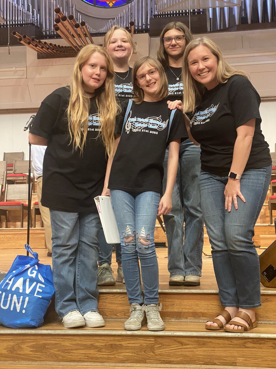 NATCHERMUSIC's tweet photo. Some of our Natcher choir students enjoyed 3rd district honors choir on Friday! This old music teacher even got to see a few past students 🥰 https://t.co/HddNZHJhR7