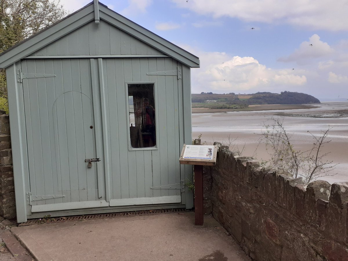 angiloveslife's tweet photo. Afternoon walk to walk off the Sunday lunch. Turned out nice but sadly didn't hear any curlew on the estuary #Laugharne #Castle #dylanthomas #writingshed #woods #walks #lilydog #chesterdog https://t.co/b9UsDQDOcl