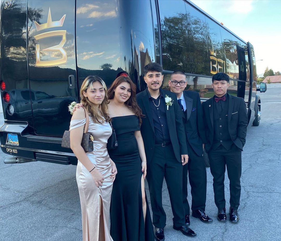 belllimolv's tweet photo. Our party bus is the perfect way to add some extra glamor and excitement to any event, including taking these trendsetters to their prom! 

 📸: alexvuongrizz on Instagram

#BellLimousine #PartyBus #LuxuryExperience #LasVegasProm https://t.co/63CC9PJ0hb