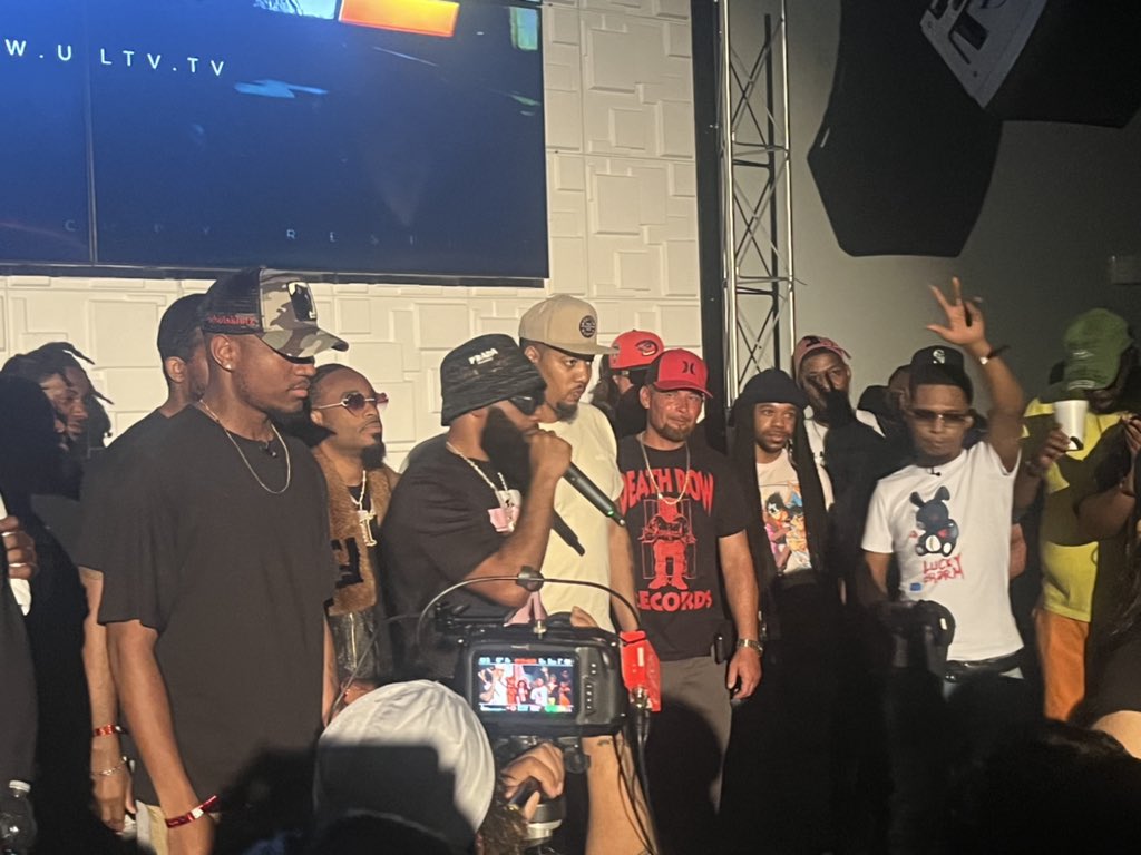 NOCLOUTMEDIA's tweet photo. JC vs Klutz up first…bout to get mic’d up #URLOUTSIDE https://t.co/sRTVGKBESa