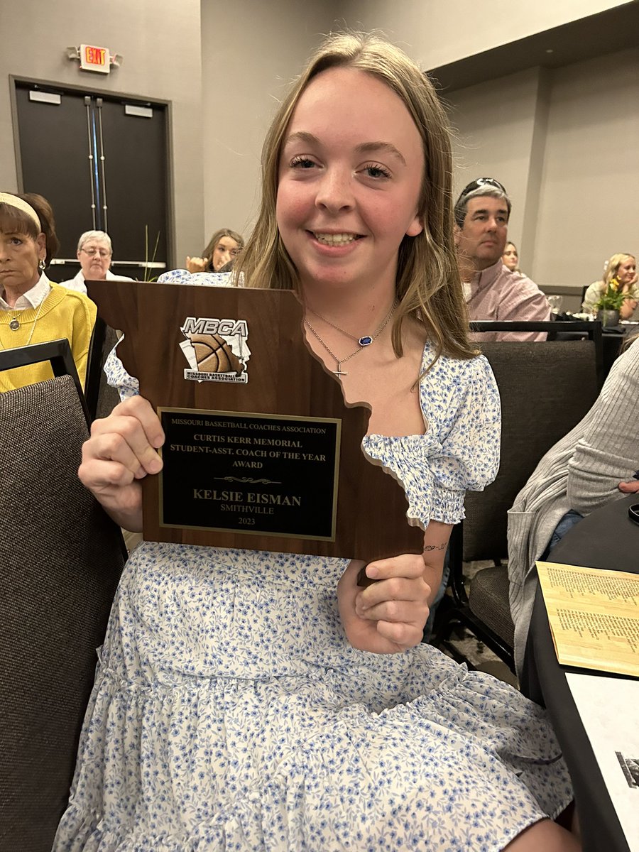 Smithville picked up some hardware today! 

Congrats to <a href="/EismanKelsie/">Kelsie Eisman</a> on winning the MBCA Student Assistant of the Year and <a href="/5_Ryker/">Ryker Edwards</a>, <a href="/CrimAbbey/">Abbey Crim</a> and <a href="/emmarice23/">Emma Rice</a> for making the Academic All-State teams! 

Proud of you all!
