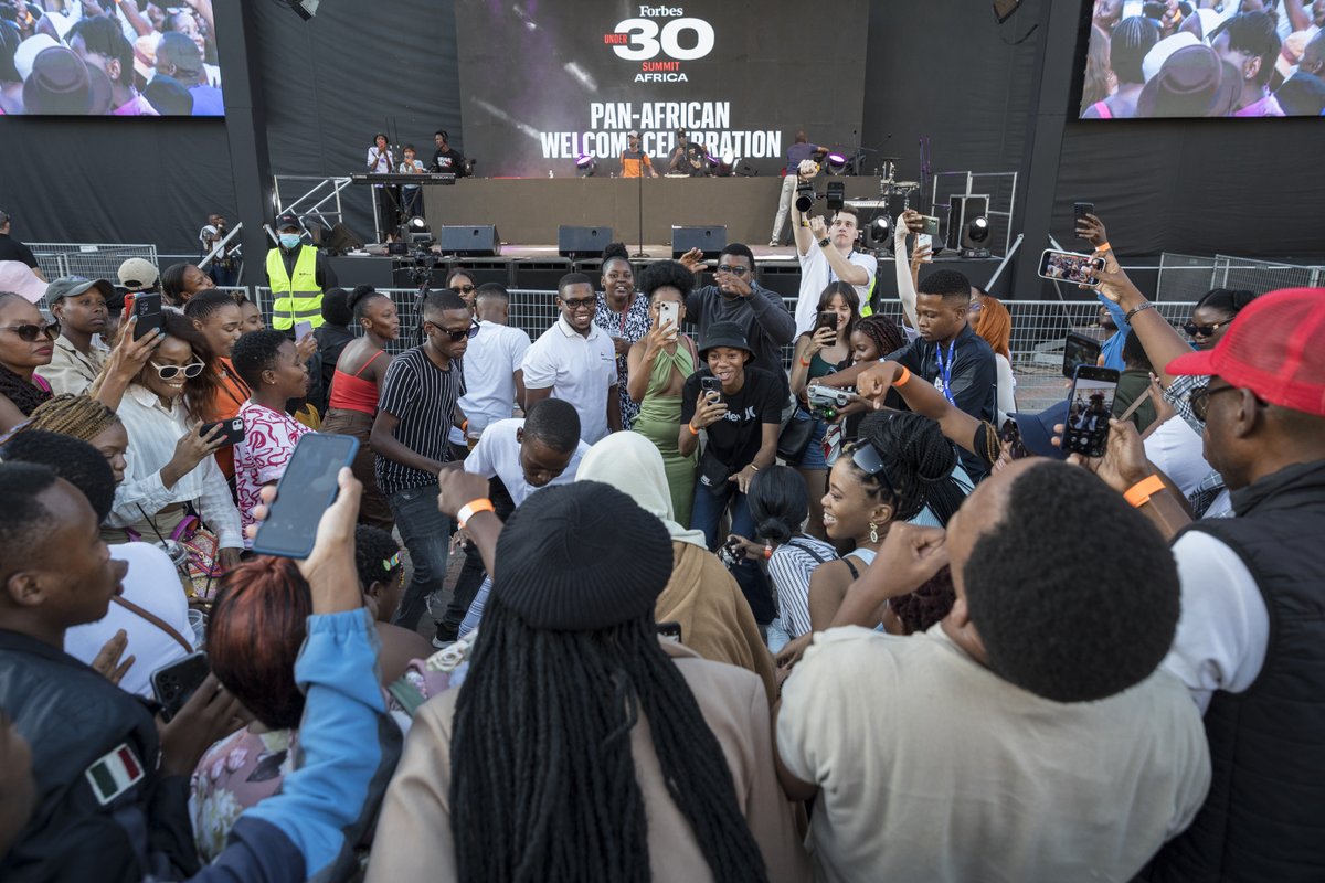 Forbes's tweet photo. The #ForbesUnder30 Africa Summit has officially kicked off!

We're enjoying the Pan-African Welcome Celebration in Gaborone's giant open air market with local, pan-African and internationally renowned performers! #Under30Africa #Under30Summit (📸 Ilan Godfrey for Forbes) https://t.co/5qtCEH3dbE