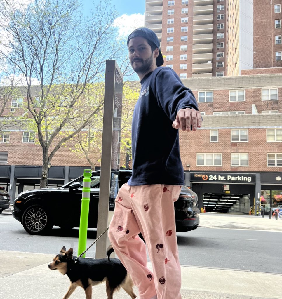 TYLANLATAM's tweet photo. - Dylan O'brien y Tony O'Brien dando un paseo recientemente en new york. https://t.co/hamKBvKLFh