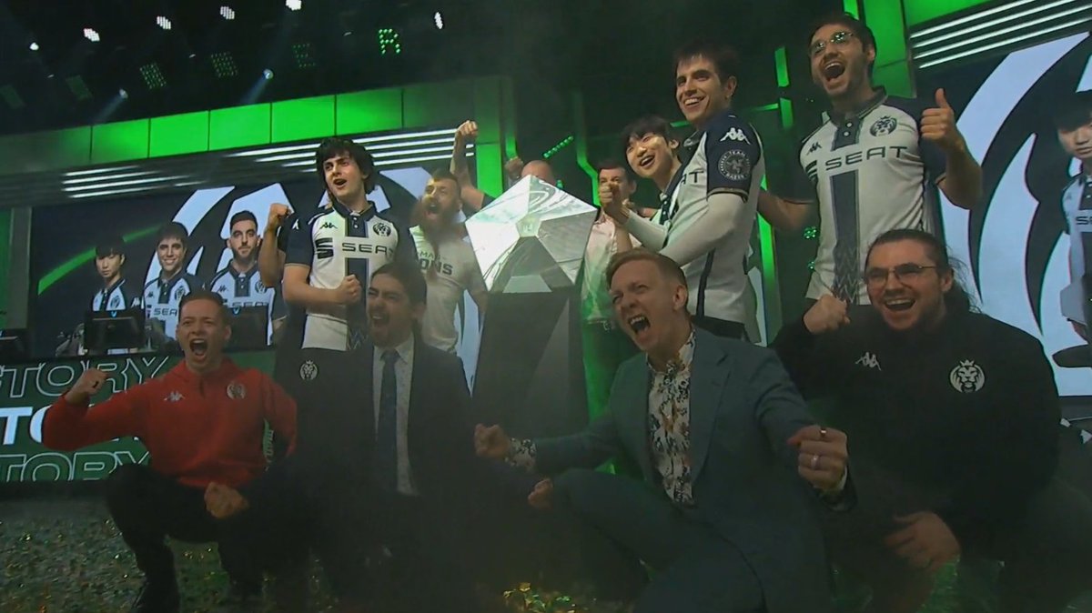 MovistarKOILoL's tweet photo. ¡ESTO ES PARA VOSOTROS Y VOSOTRAS!
¡GRACIAS POR SIEMPRE CONFIAR EN LOS LEONES!
¡SOMOS CAMPEONES!

 #MADWIN https://t.co/gCmjTTcx79