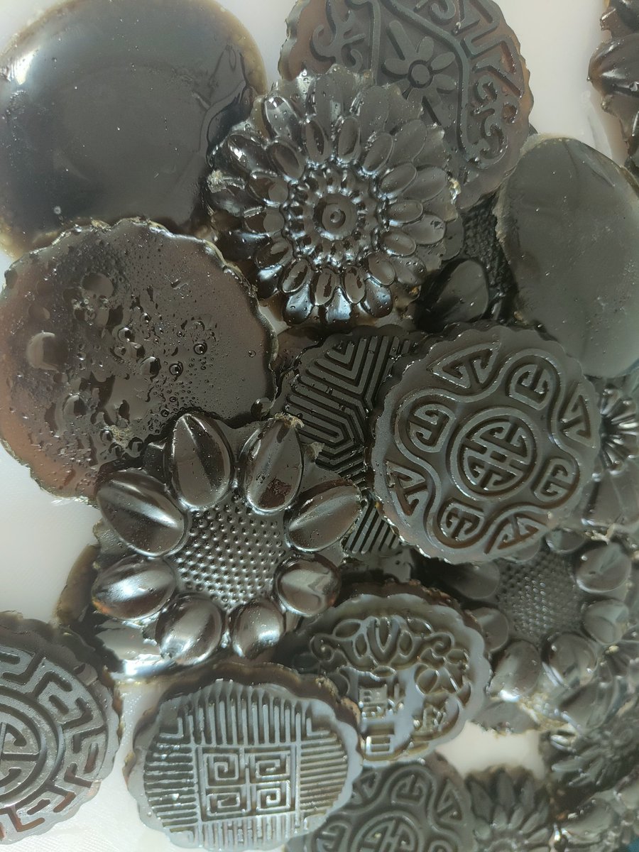 s1mpletruths's tweet photo. Black Beauty skin treatment bar with #colloidalsilver #shilajit #arganoil and various other natural ingredients from the #simpletruthsfoundation https://t.co/HzwLdGd15H