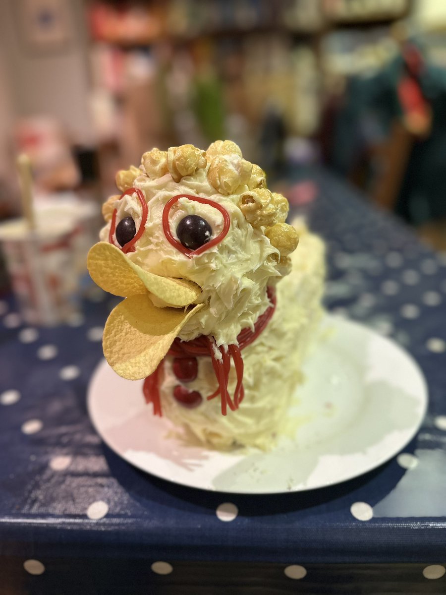 kevmcdonk's tweet photo. Failure will make you stronger.
This time last year, my attempt at Blueyโs #DuckCake was called a failure by everyone but my 5 year old it was for who said it was perfect.
Determined to try again, this yearโs edition has turned out much better! https://t.co/LECUMen9iH